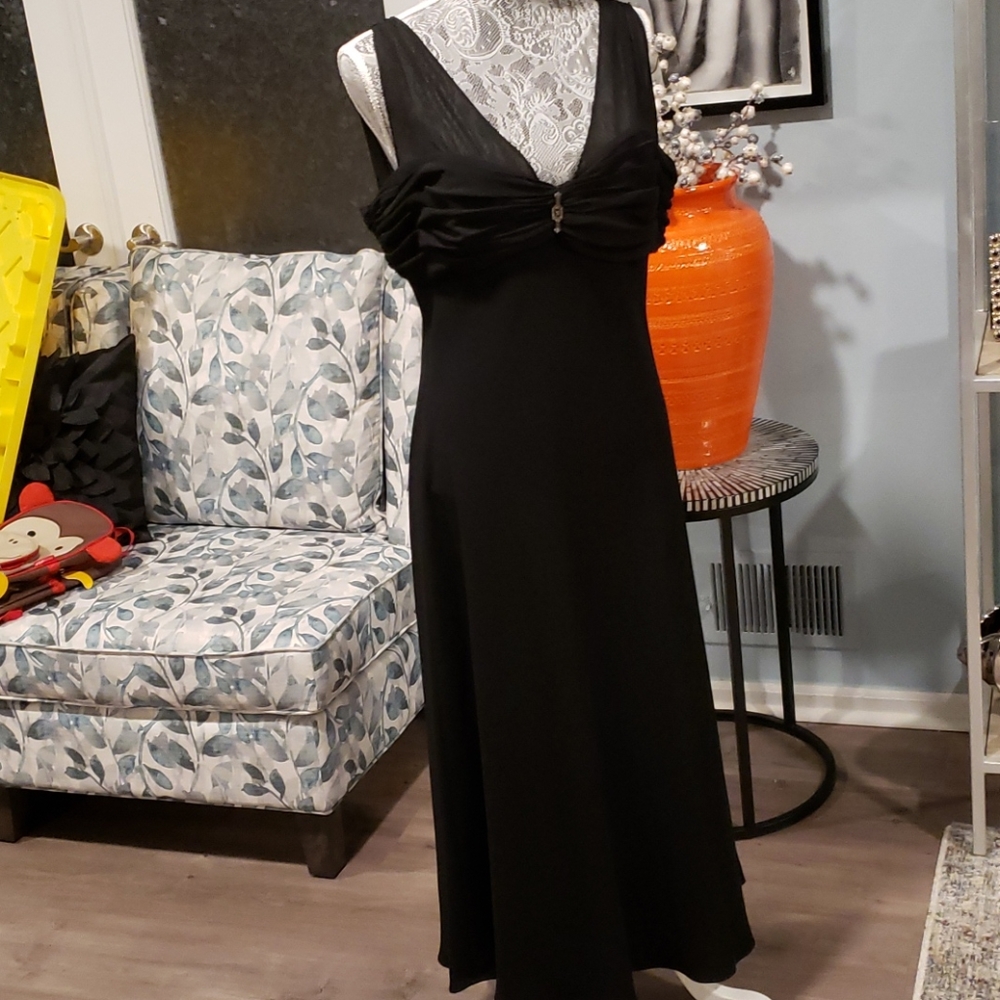 Black Cocktail Formal by Jones Wear